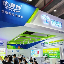 德渊集团携绿色粘合技术闪耀2025广州国际家具展，引领家居智造新浪潮